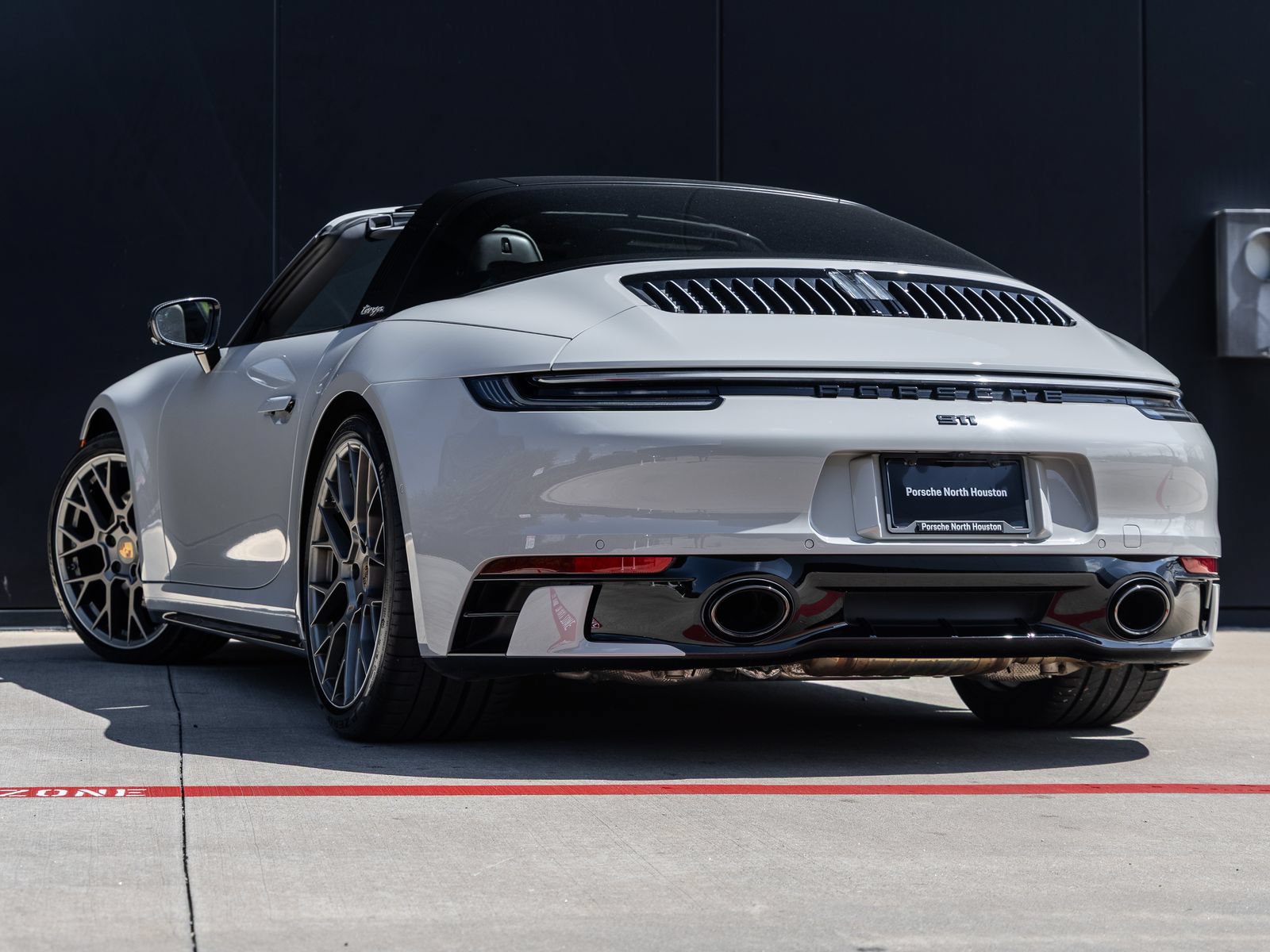 Certified 2022 Porsche 911 Targa 4S AWD/4WD image 3
