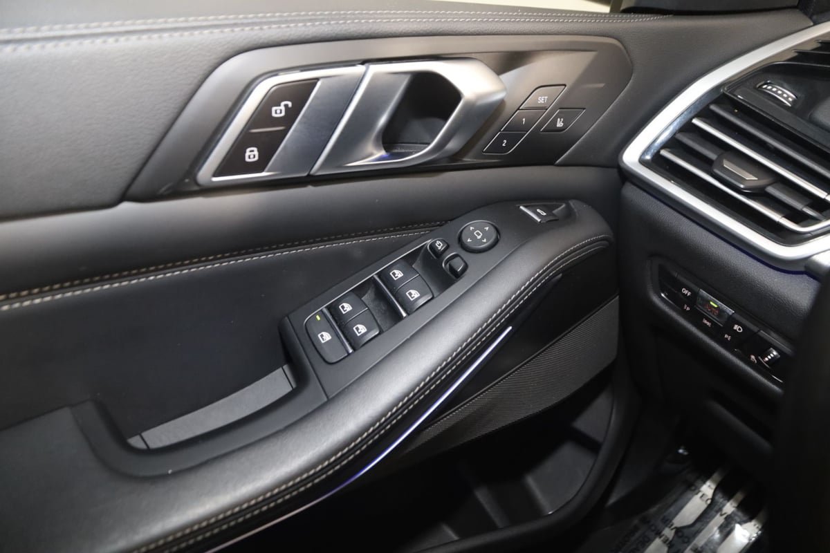 Used 2022 BMW X5 M50i w/ Executive Package AWD/4WD image 33