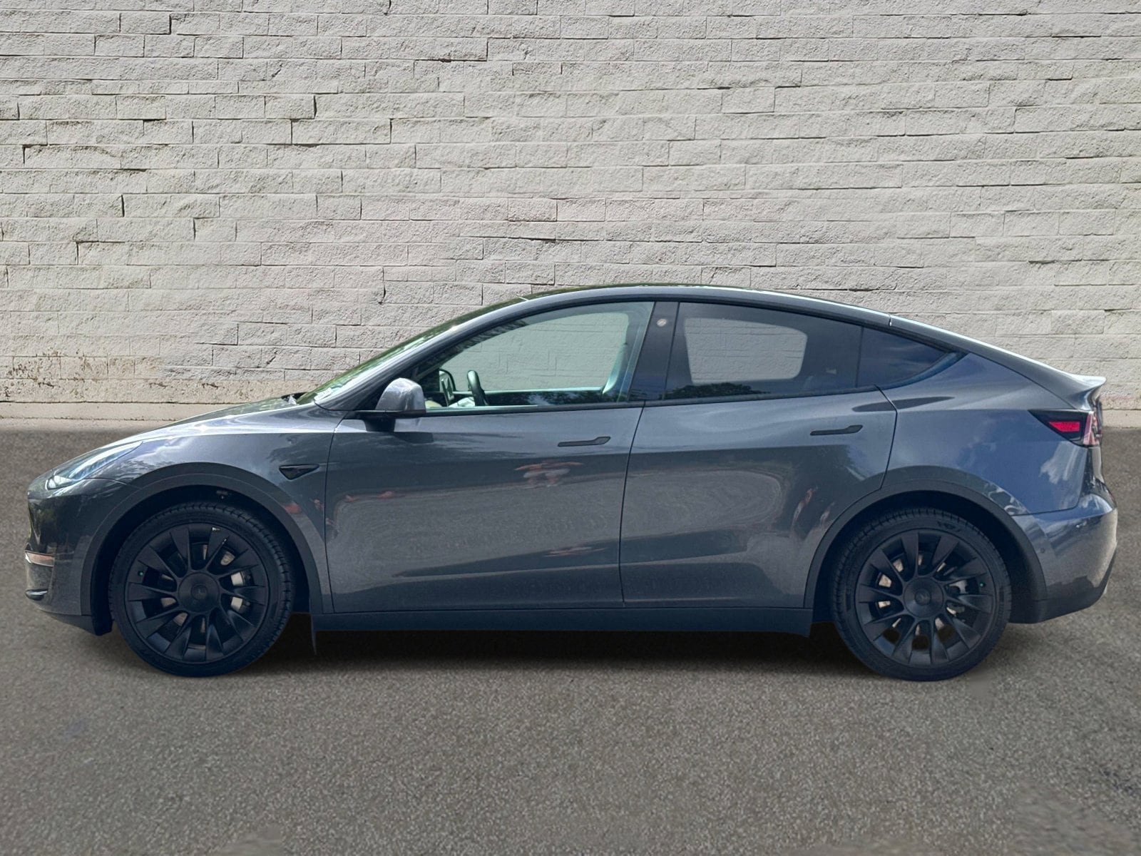 Used 2022 Tesla Model Y Long Range AWD/4WD image 2