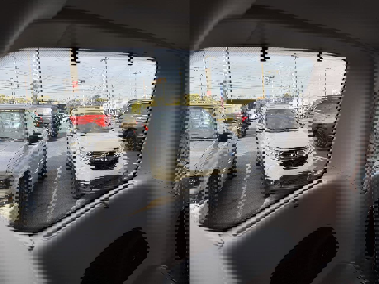 Used 2022 Chrysler Pacifica Limited w/ Uconnect Theater Family Group image 49