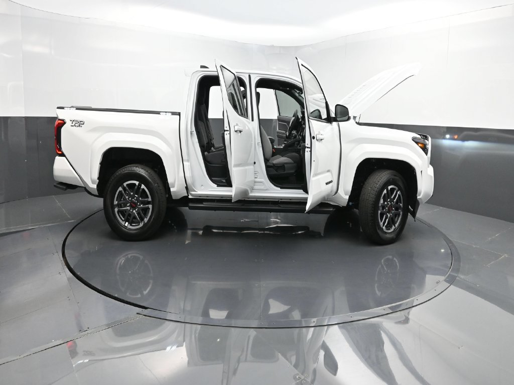Used 2024 Toyota Tacoma TRD Sport AWD/4WD image 34
