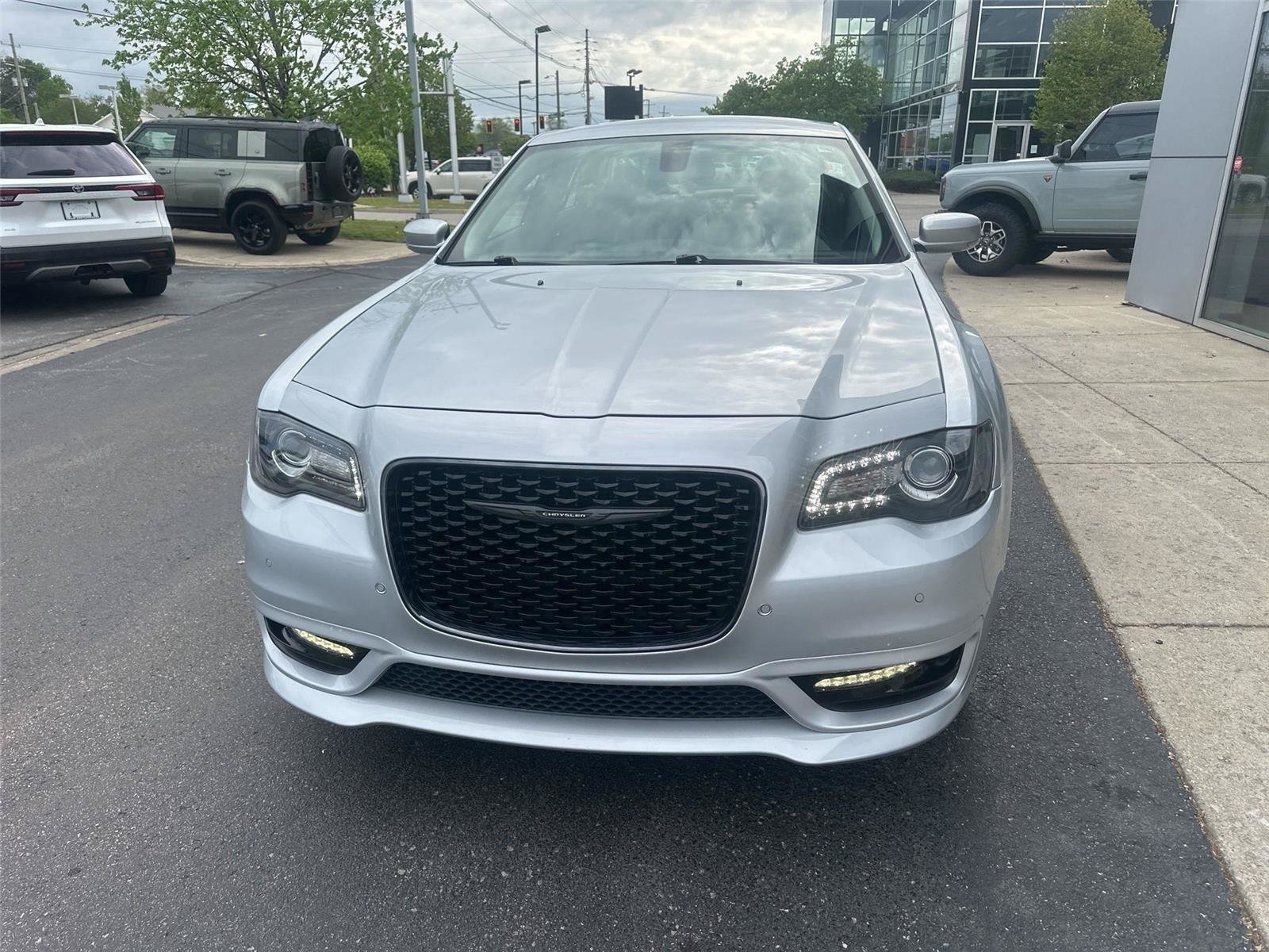 Used 2023 Chrysler 300 Touring L w/ Comfort Group AWD/4WD image 11