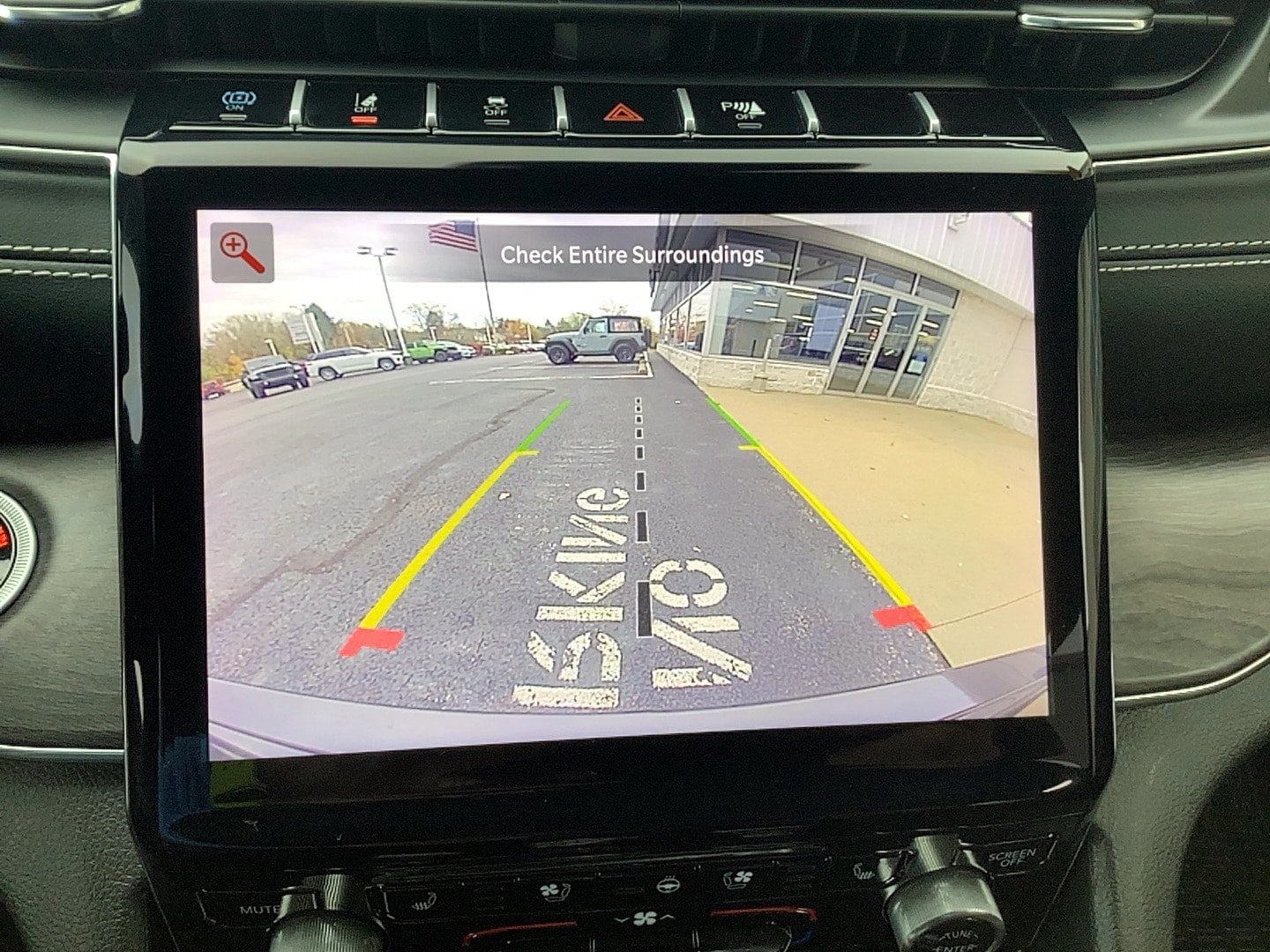 Used 2024 Jeep Grand Cherokee Overland AWD/4WD image 16
