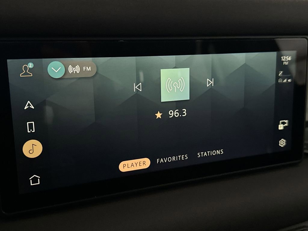 Used 2020 Land Rover Defender 110 SE image 12