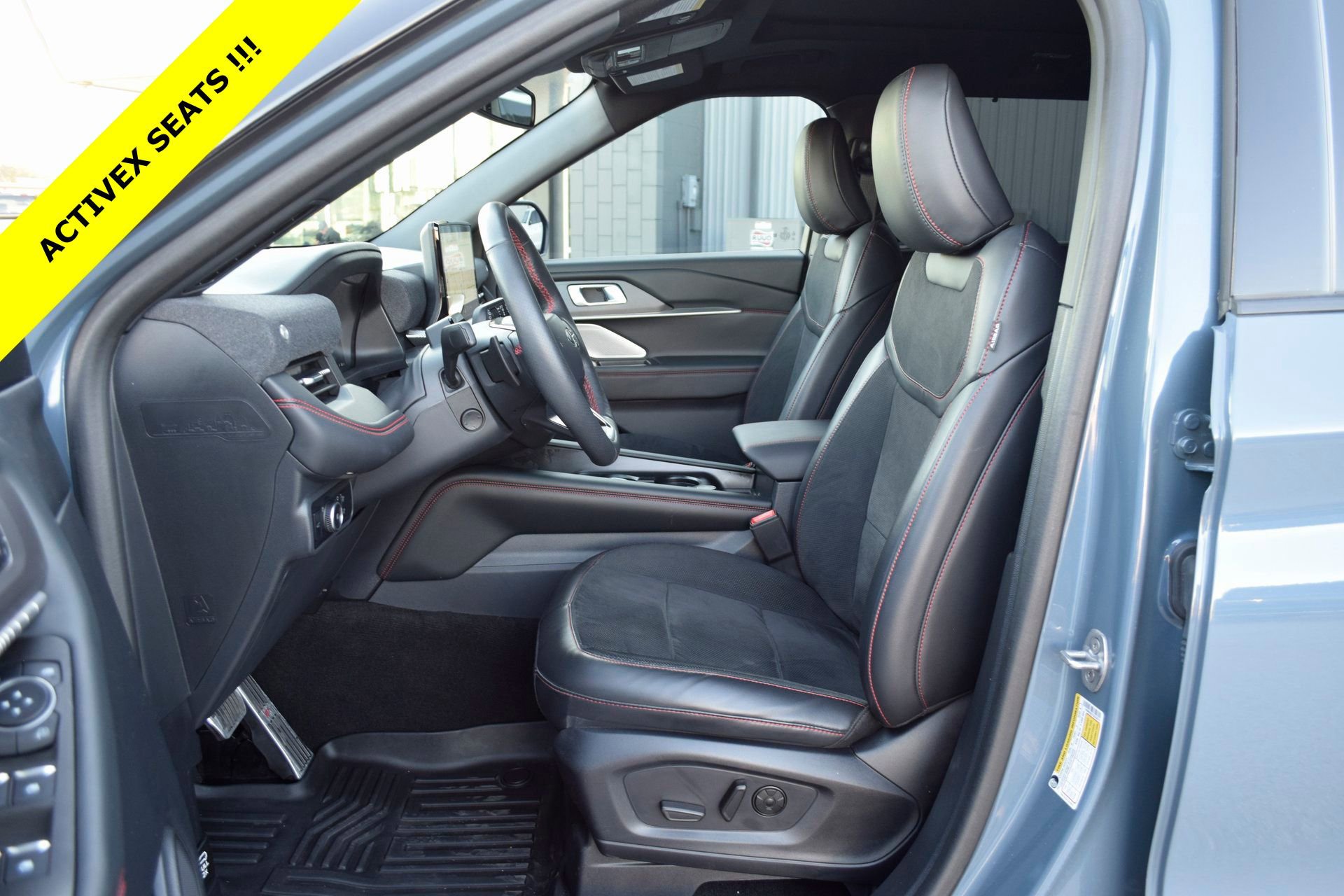 Certified 2025 Ford Explorer ST image 3