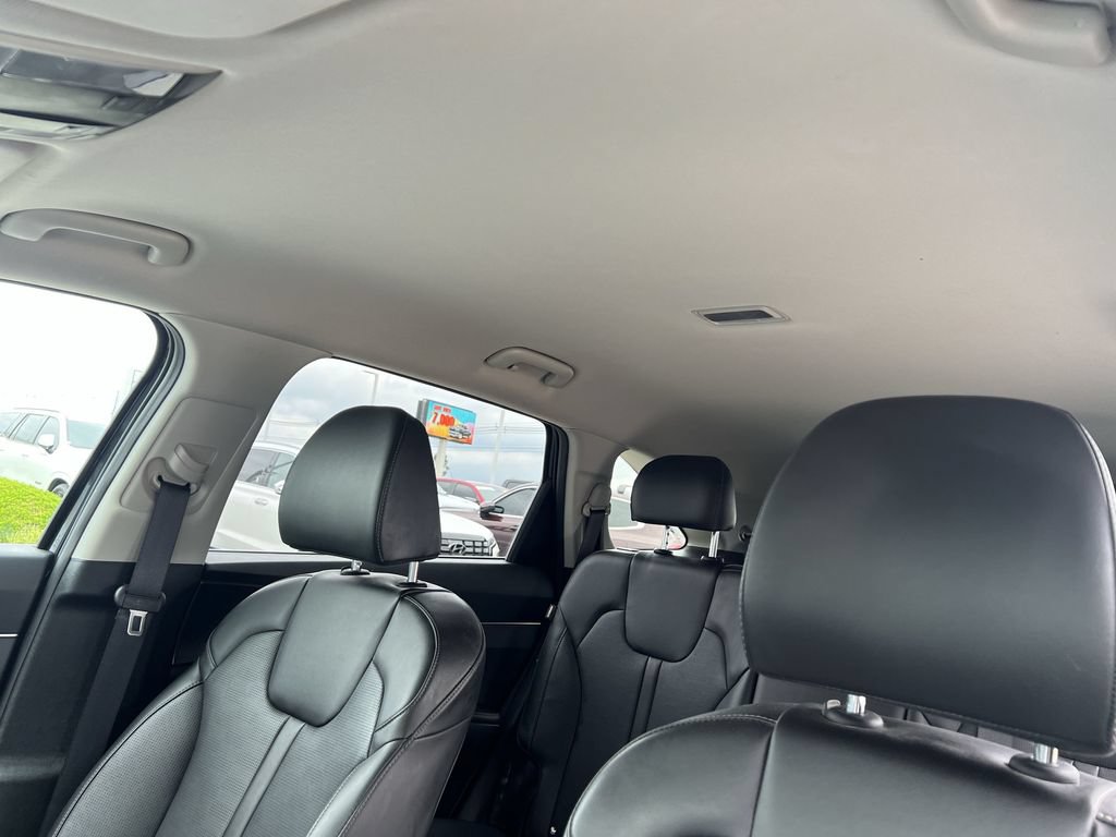 Used 2025 Kia Sorento S FWD image 22