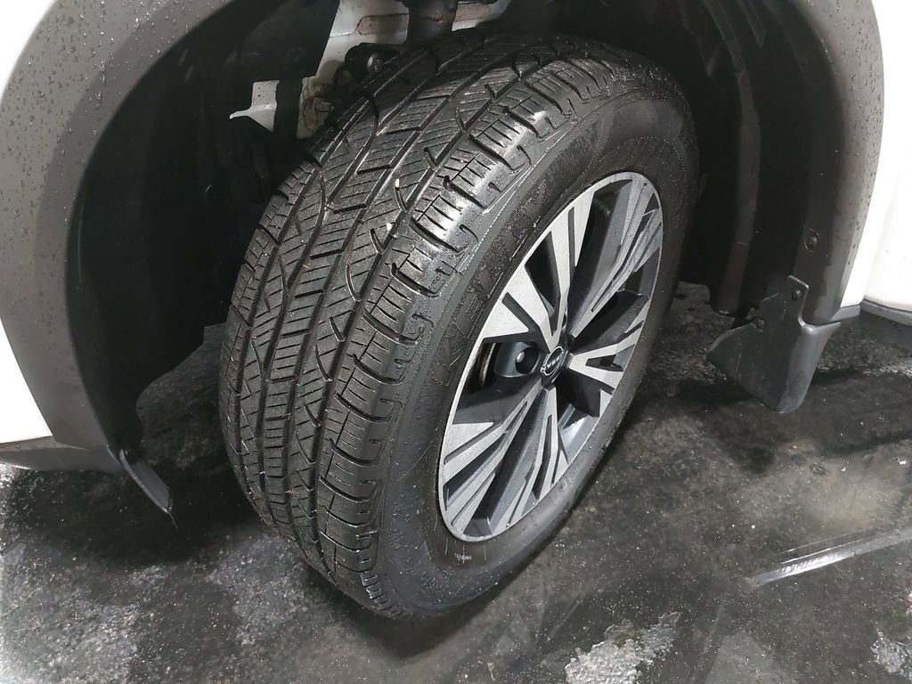 Used 2023 Nissan Rogue SV w/ SV Premium B Package image 33