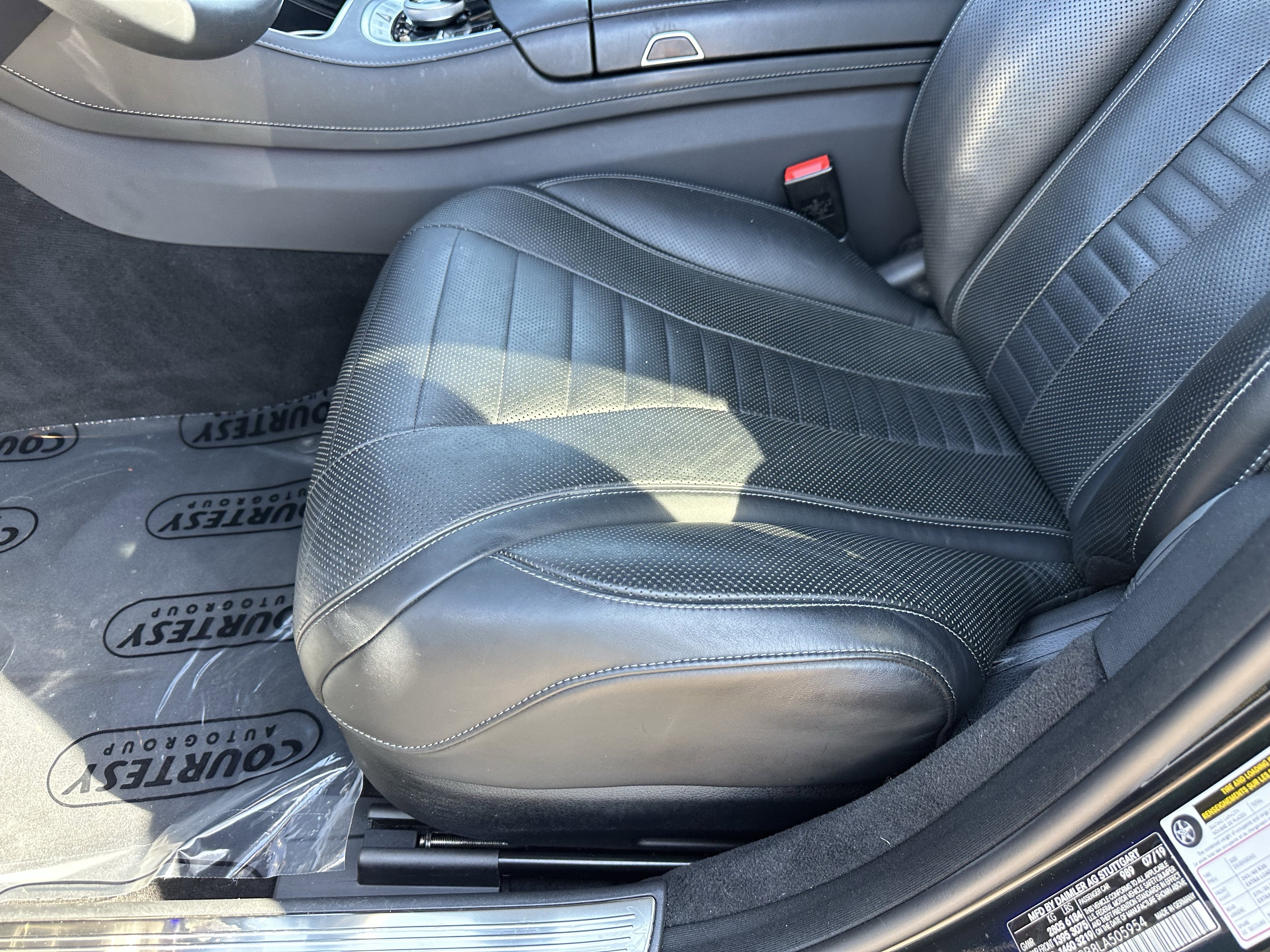 Used 2020 Mercedes-Benz S 560 4MATIC Sedan image 24