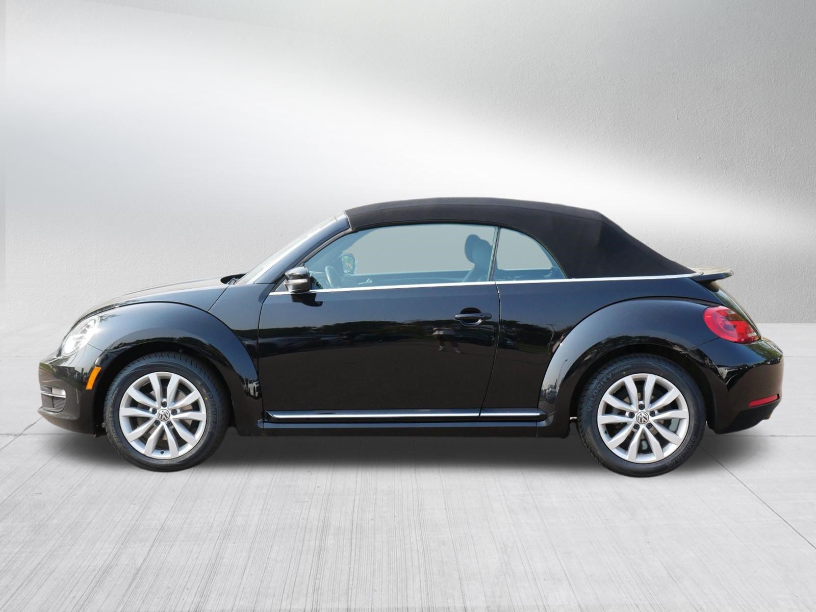 Used 2013 Volkswagen Beetle TDI FWD image 4