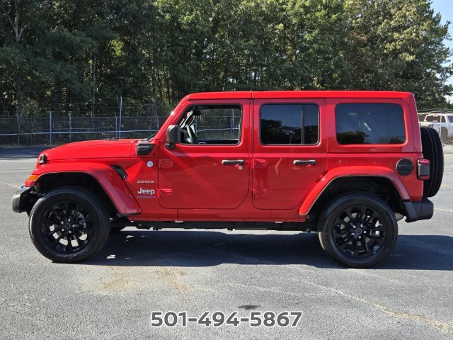 Used 2024 Jeep Wrangler Unlimited Sahara AWD/4WD image 2