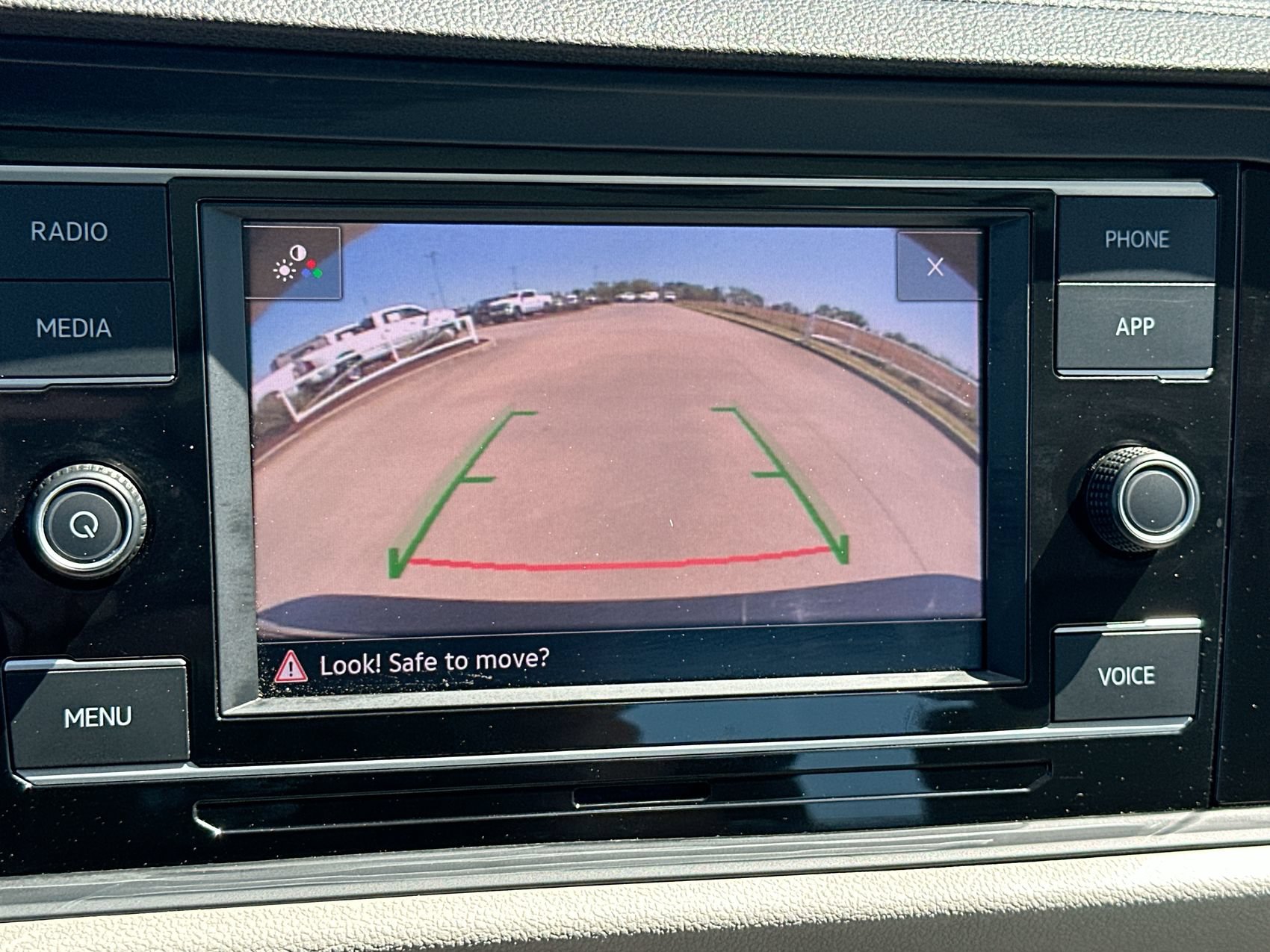 Used 2024 Volkswagen Jetta SE FWD image 17