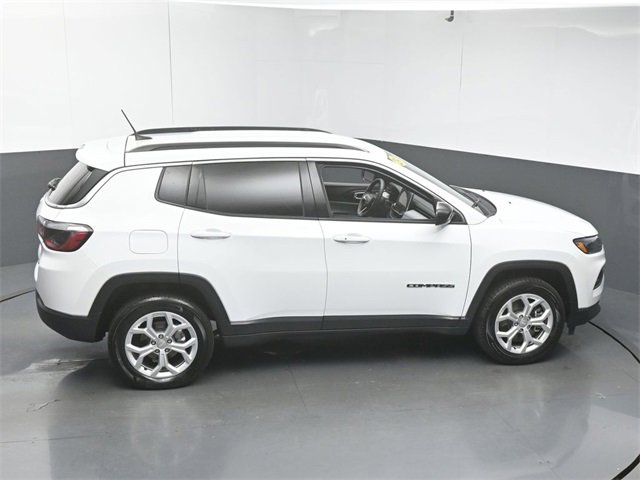 Used 2024 Jeep Compass Latitude image 45