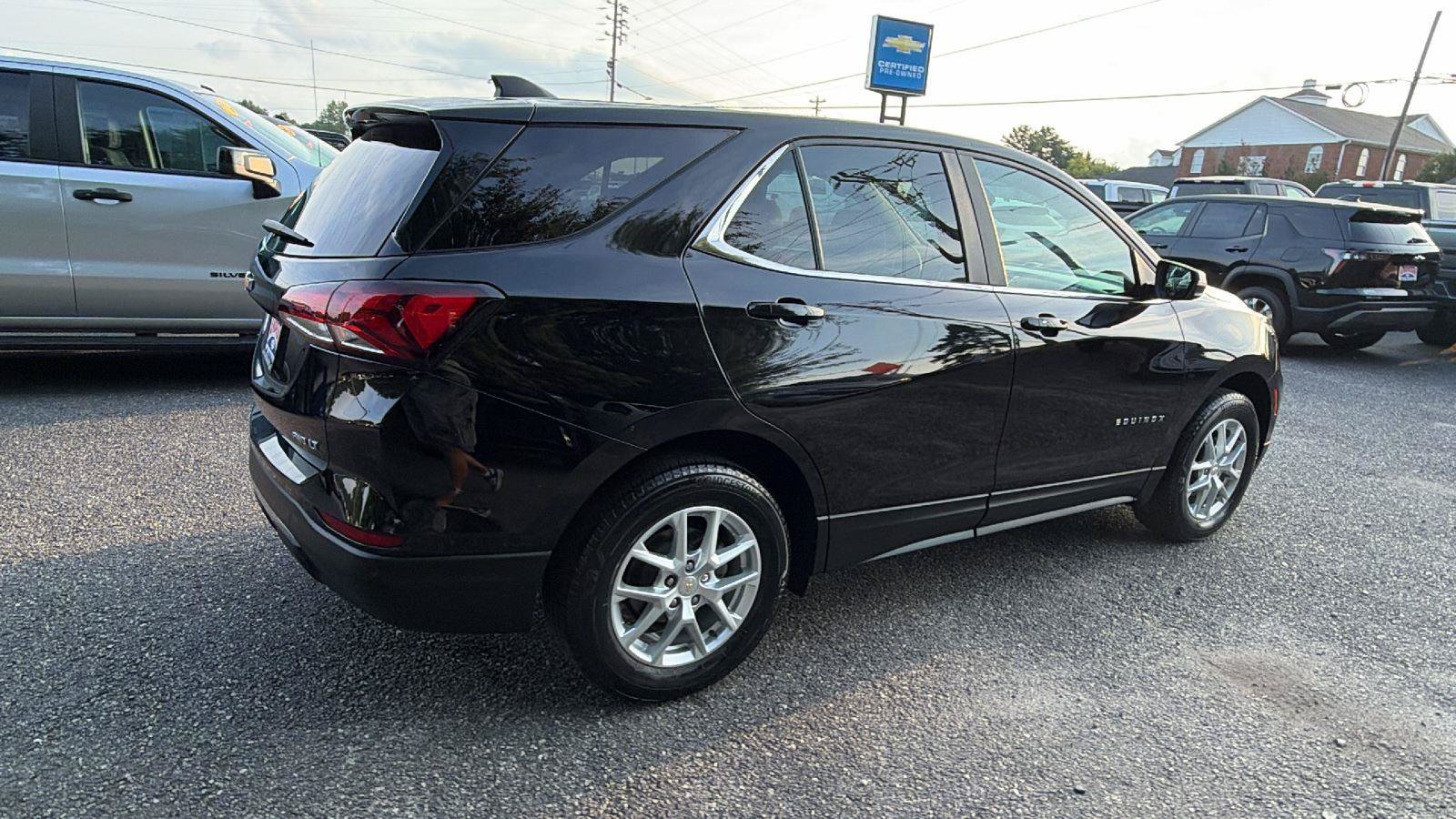 Used 2024 Chevrolet Equinox LT AWD/4WD image 8