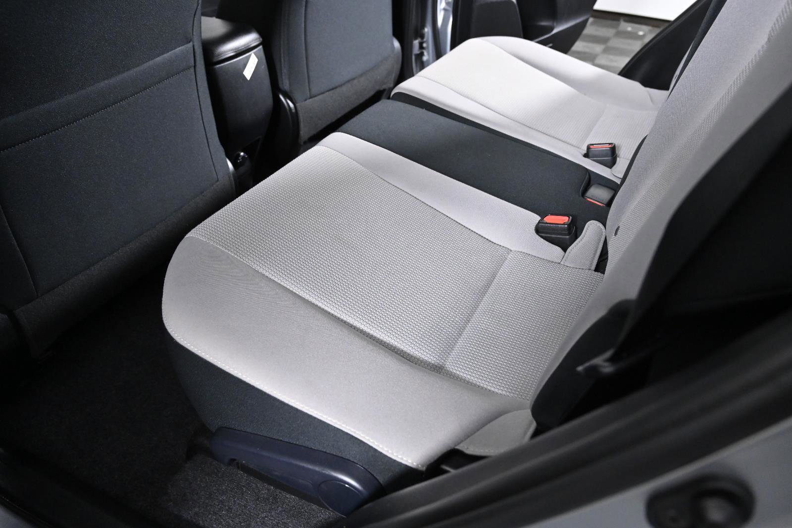 Used 2016 Toyota RAV4 XLE image 24