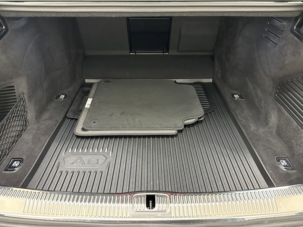 Used 2025 Audi S8 image 21
