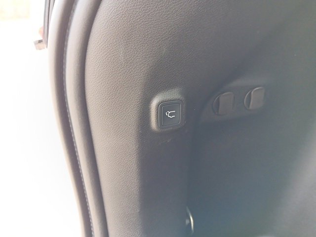 Used 2021 Jeep Cherokee Limited w/ Trailer Tow Group image 25