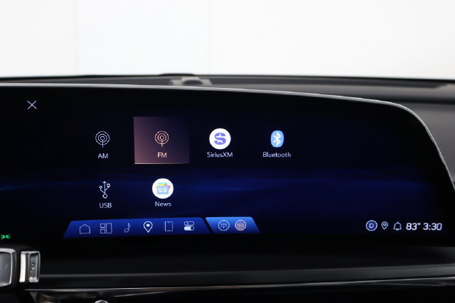 Used 2024 Cadillac Lyriq Tech RWD image 30
