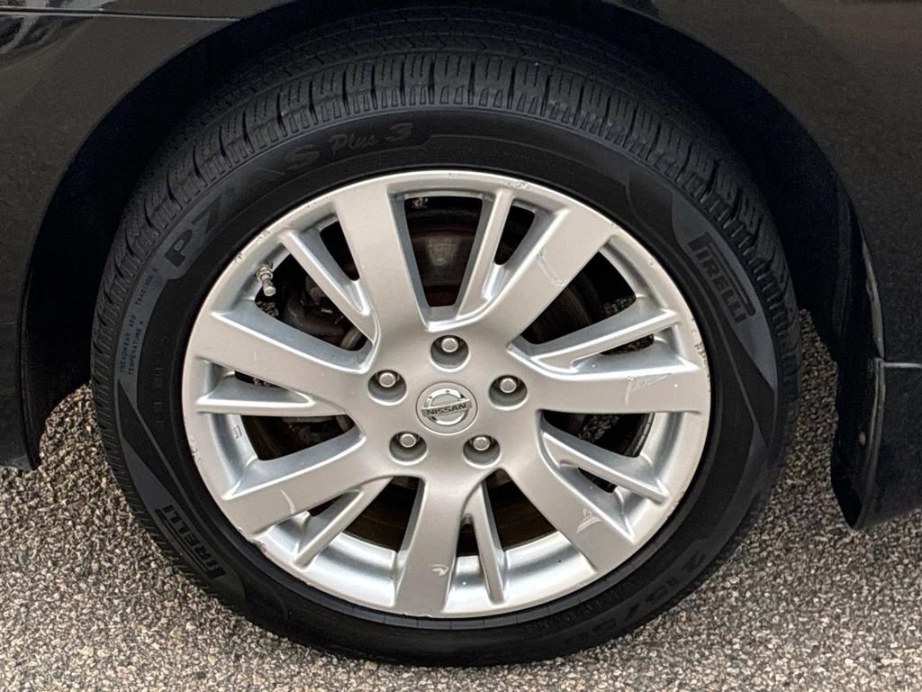 Used 2014 Nissan Sentra SL w/ Premium Package FWD image 20