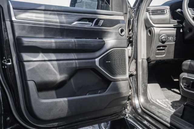 Used 2024 Jeep Wagoneer Series II w/ Flexible Seating Group RWD image 50
