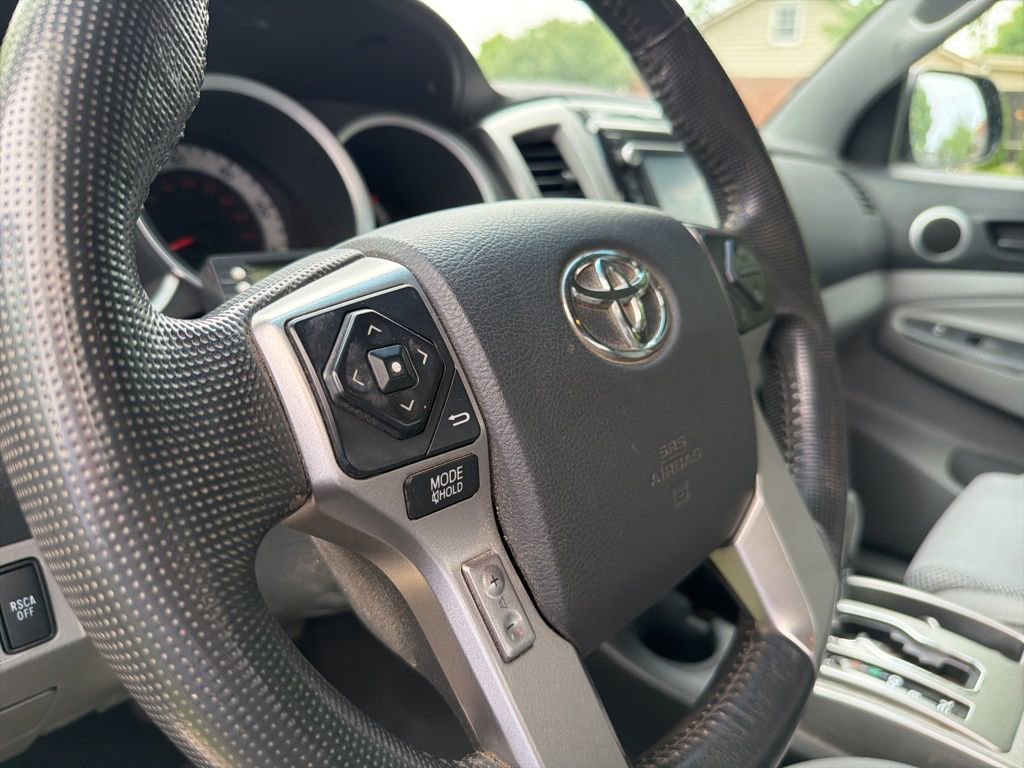 Used 2015 Toyota Tacoma 4x4 Access Cab V6 w/ TRD Off-Road Package image 24