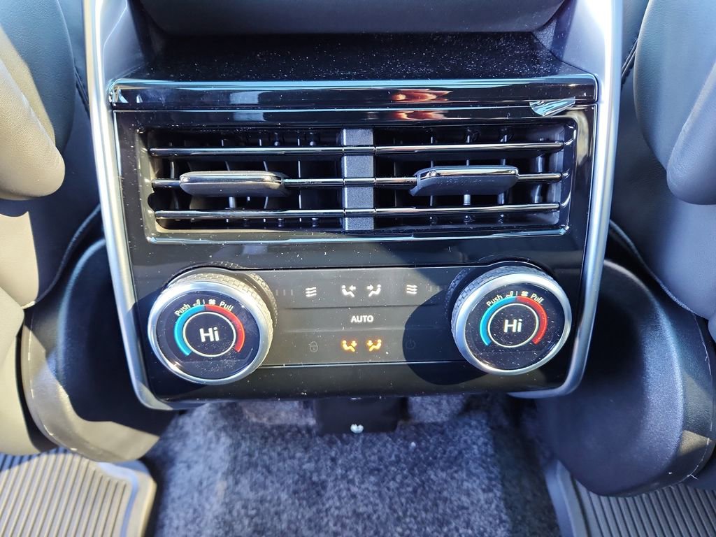 New 2026 Land Rover Range Rover SE image 26