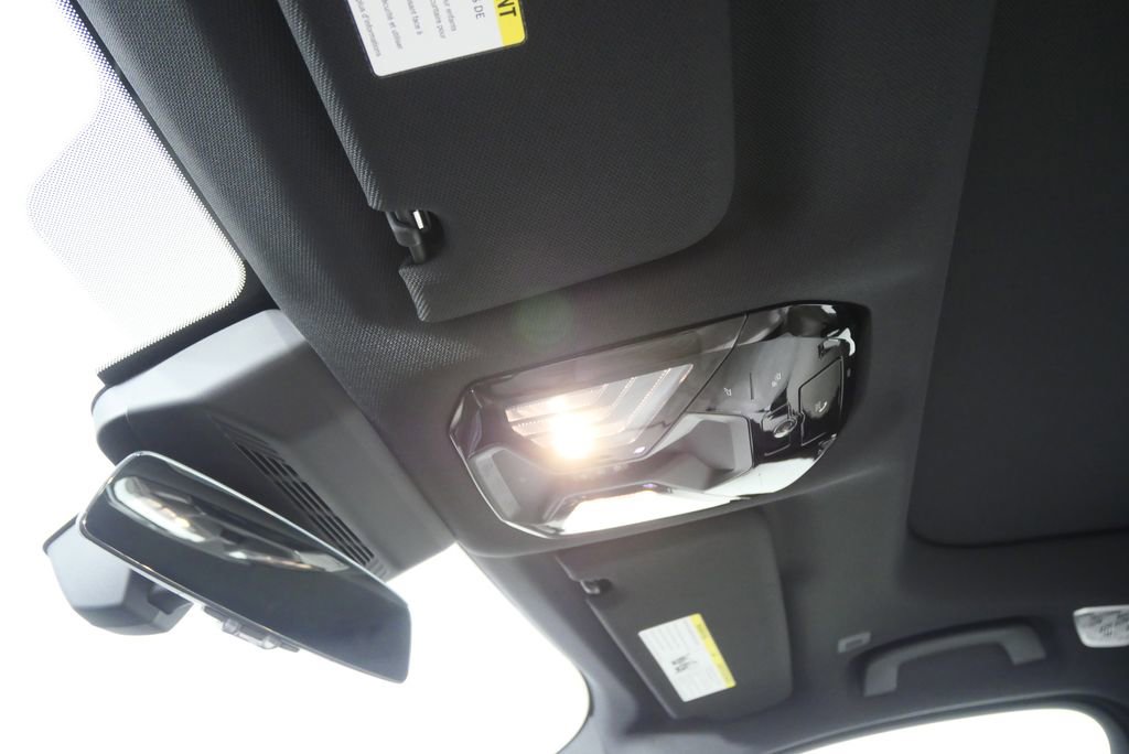 Used 2026 BMW i7 eDrive50 w/ Executive Package image 17