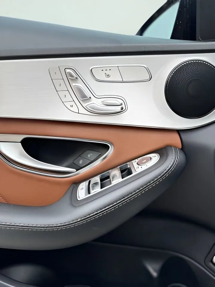 Used 2019 Mercedes-Benz C 300 Sedan image 18
