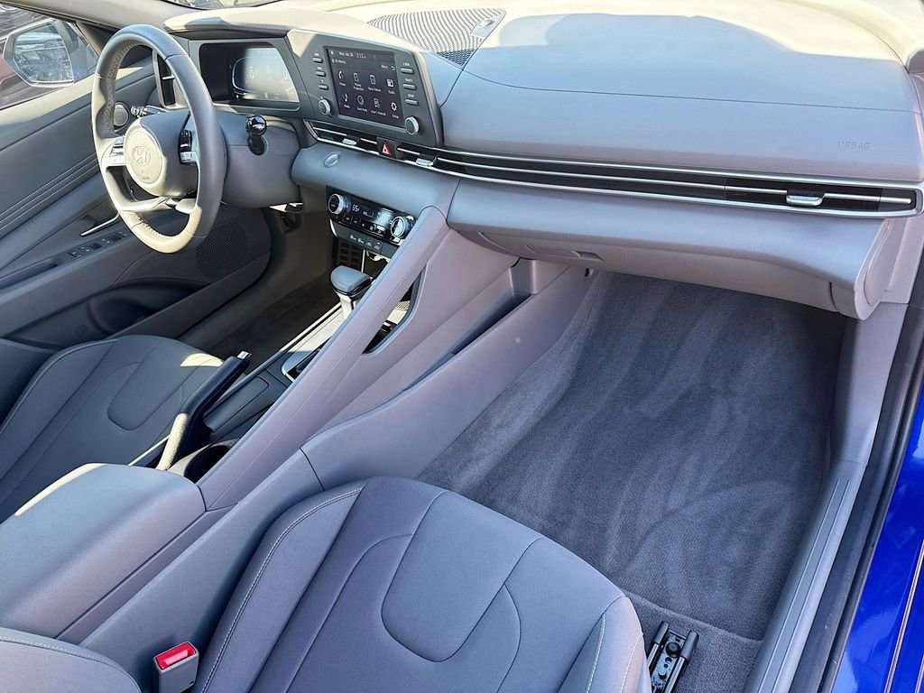 Used 2025 Hyundai Elantra Sport image 34