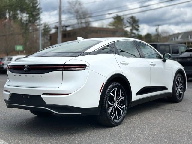 Used 2023 Toyota Crown XLE image 5