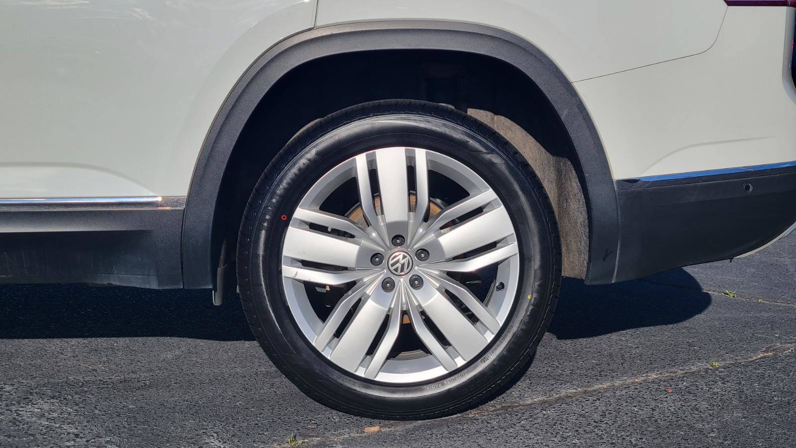 Used 2019 Volkswagen Atlas SEL Premium image 10