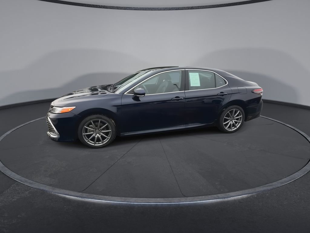 Used 2022 Toyota Camry XLE image 5