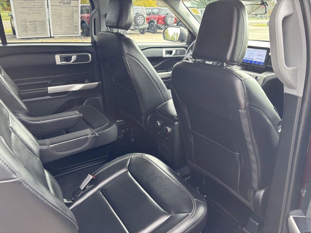Used 2023 Ford Explorer XLT w/ Equipment Group 202A image 18