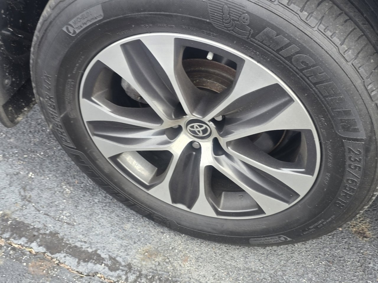 Used 2021 Toyota Highlander XLE image 22