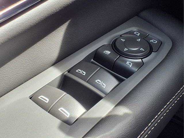 New 2026 GMC Yukon XL Elevation image 16