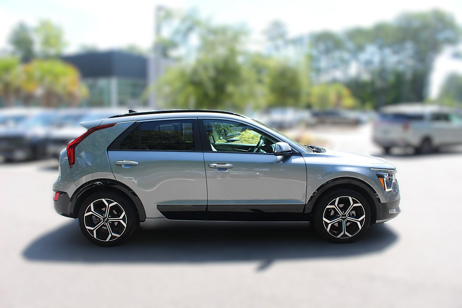 Certified 2024 Kia Niro EX Touring FWD image 9