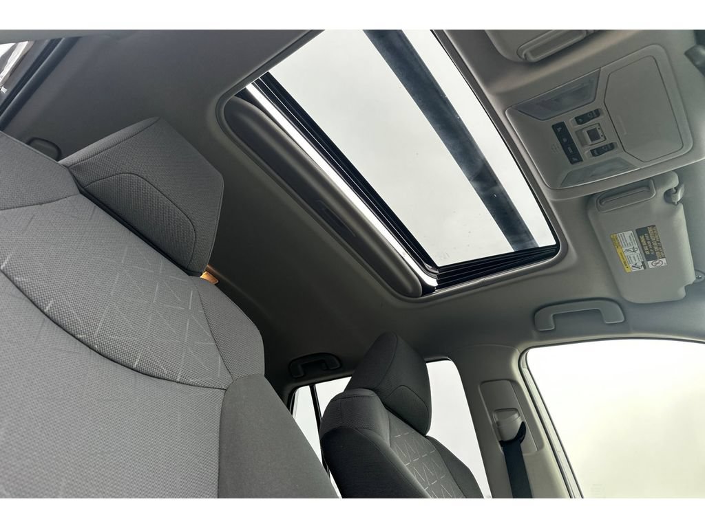 Certified 2020 Toyota RAV4 XLE w/ Convenience Package AWD/4WD image 19