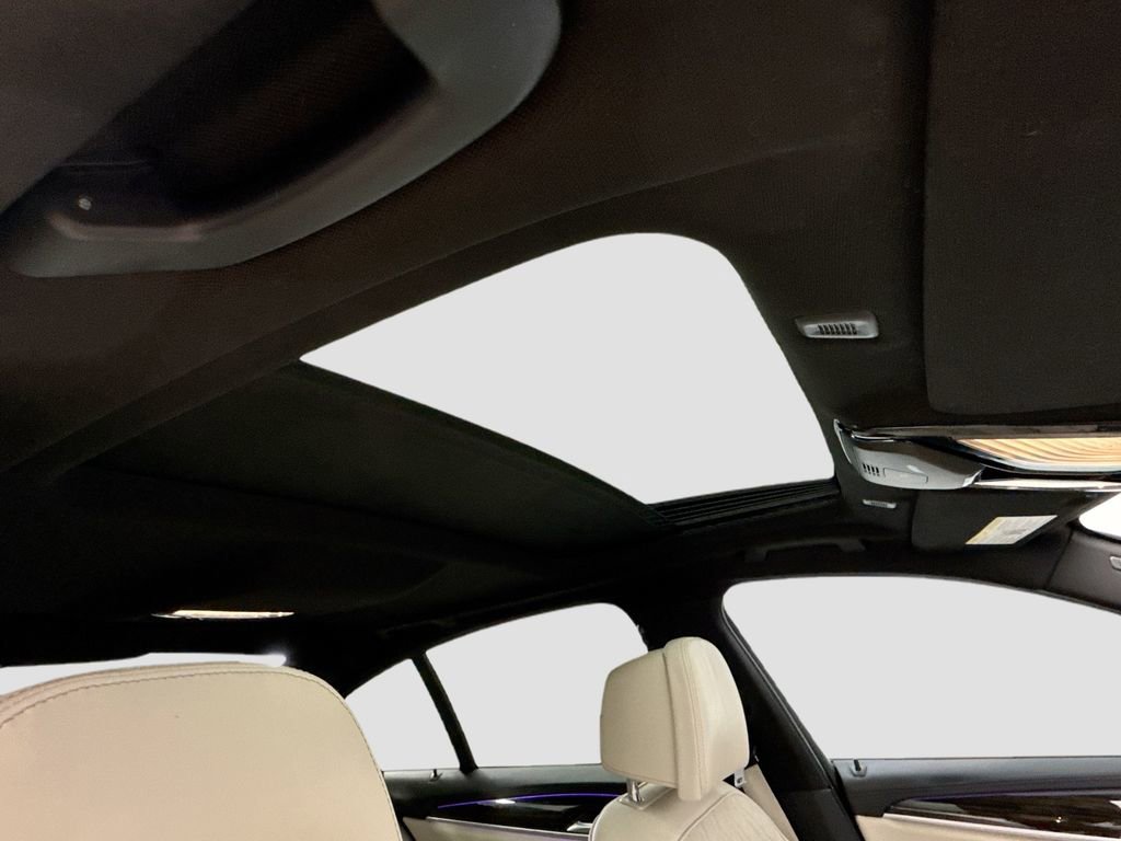 Used 2021 BMW M550i xDrive w/ Premium Package image 17