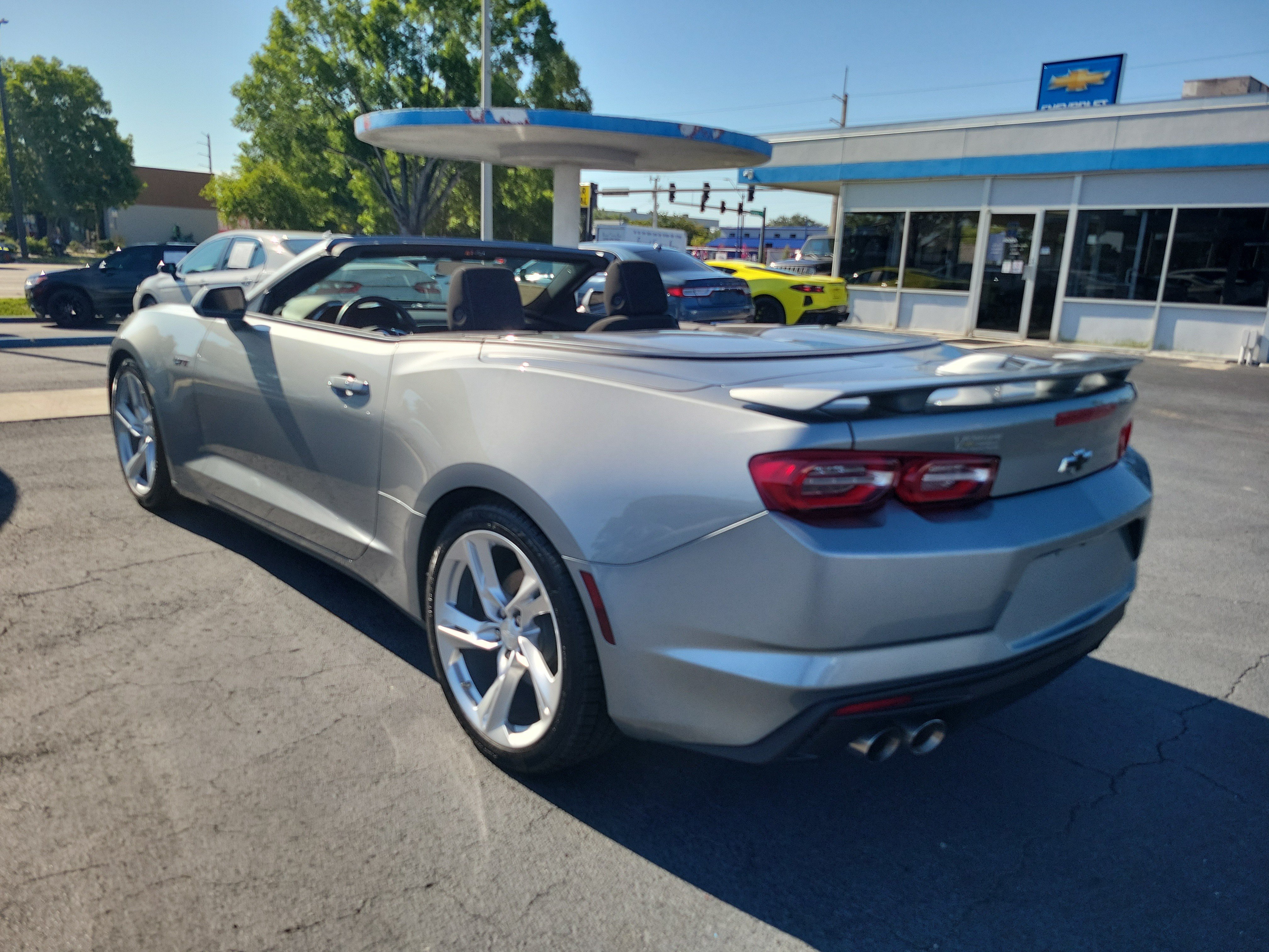 Used 2024 Chevrolet Camaro LT w/ Technology Package RWD image 3