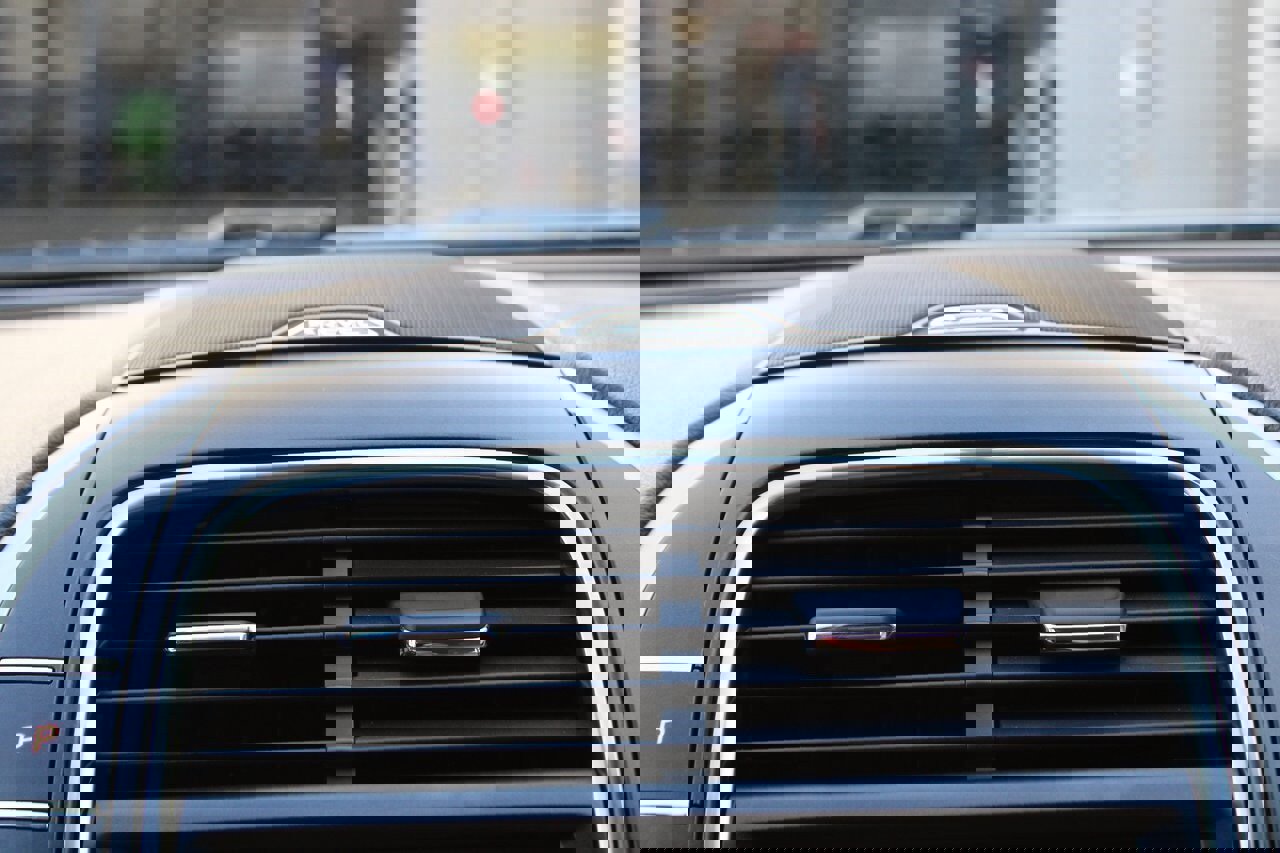 Used 2018 Lincoln MKX Reserve w/ Enhanced Security Package image 16