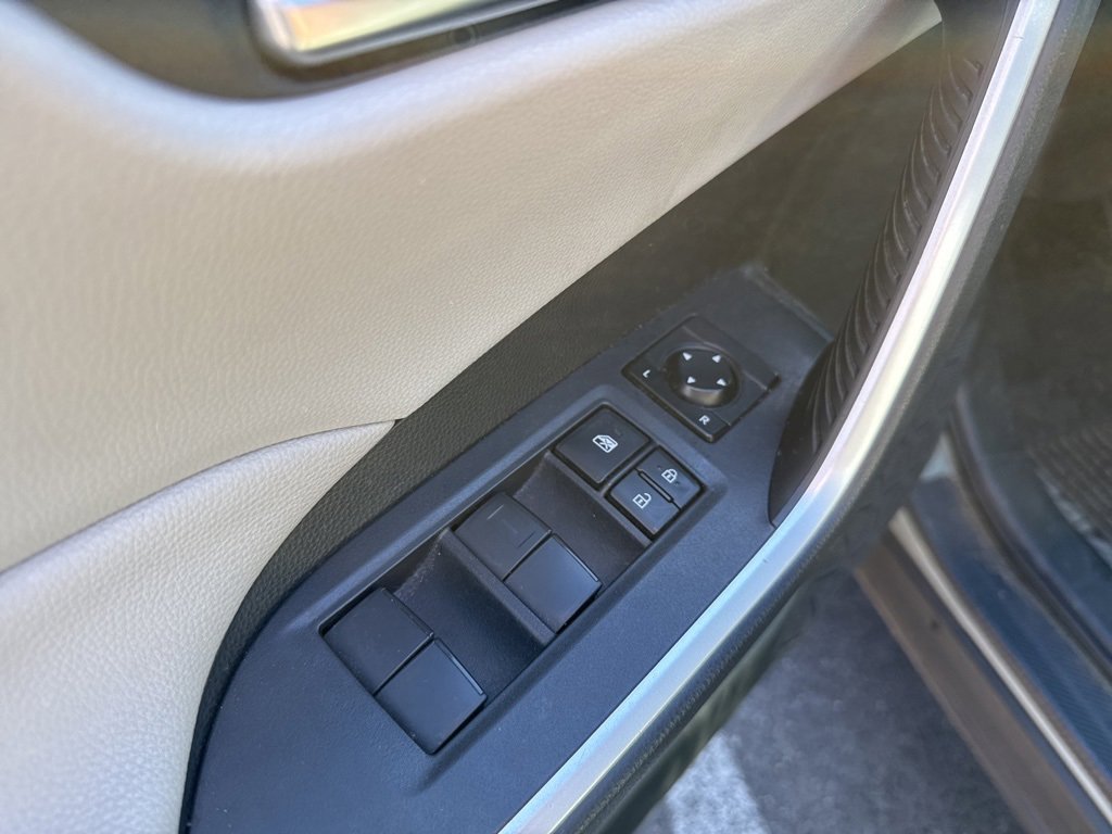 Used 2019 Toyota RAV4 XLE image 17
