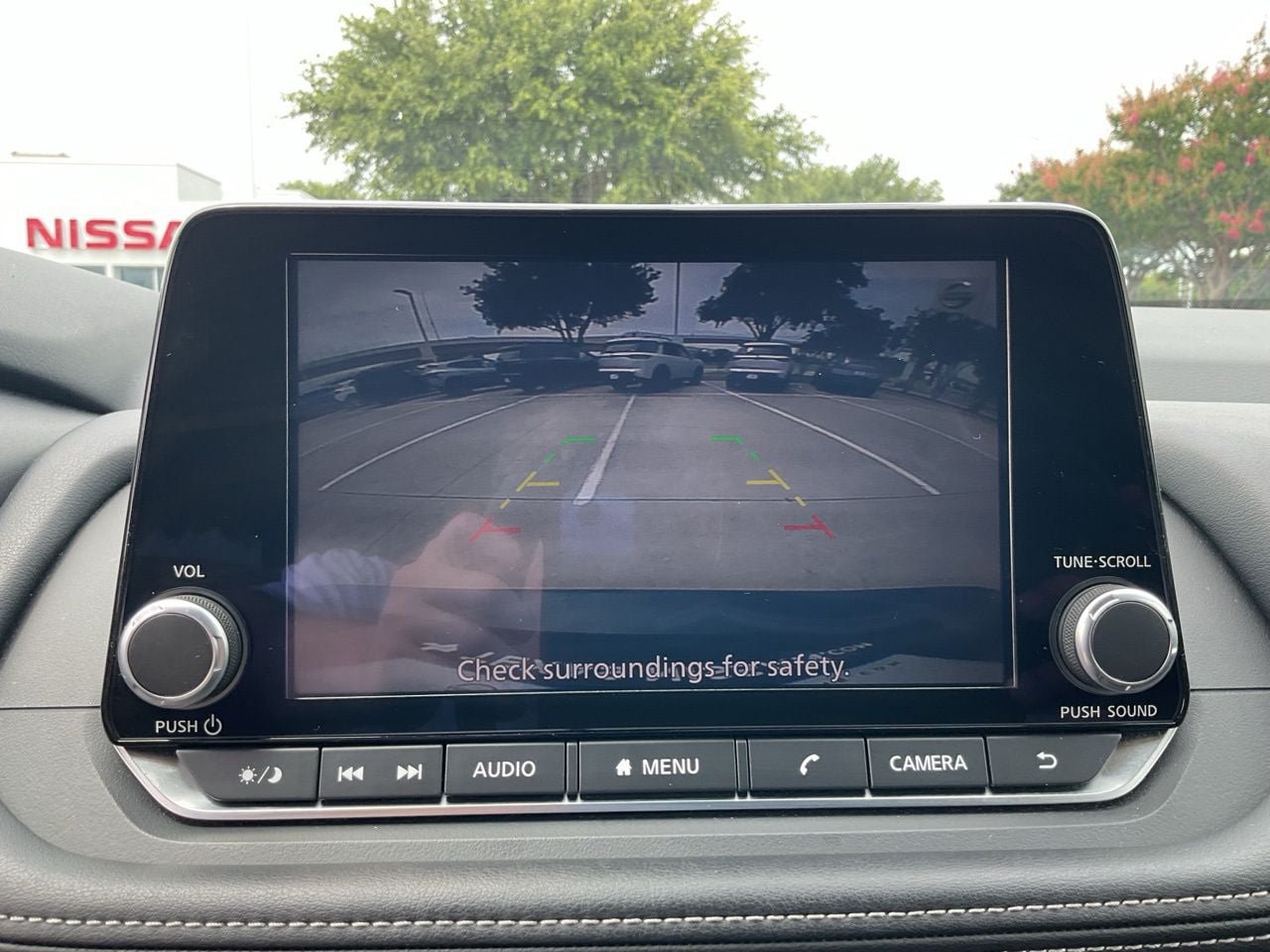 Used 2025 Nissan Rogue SV FWD image 23