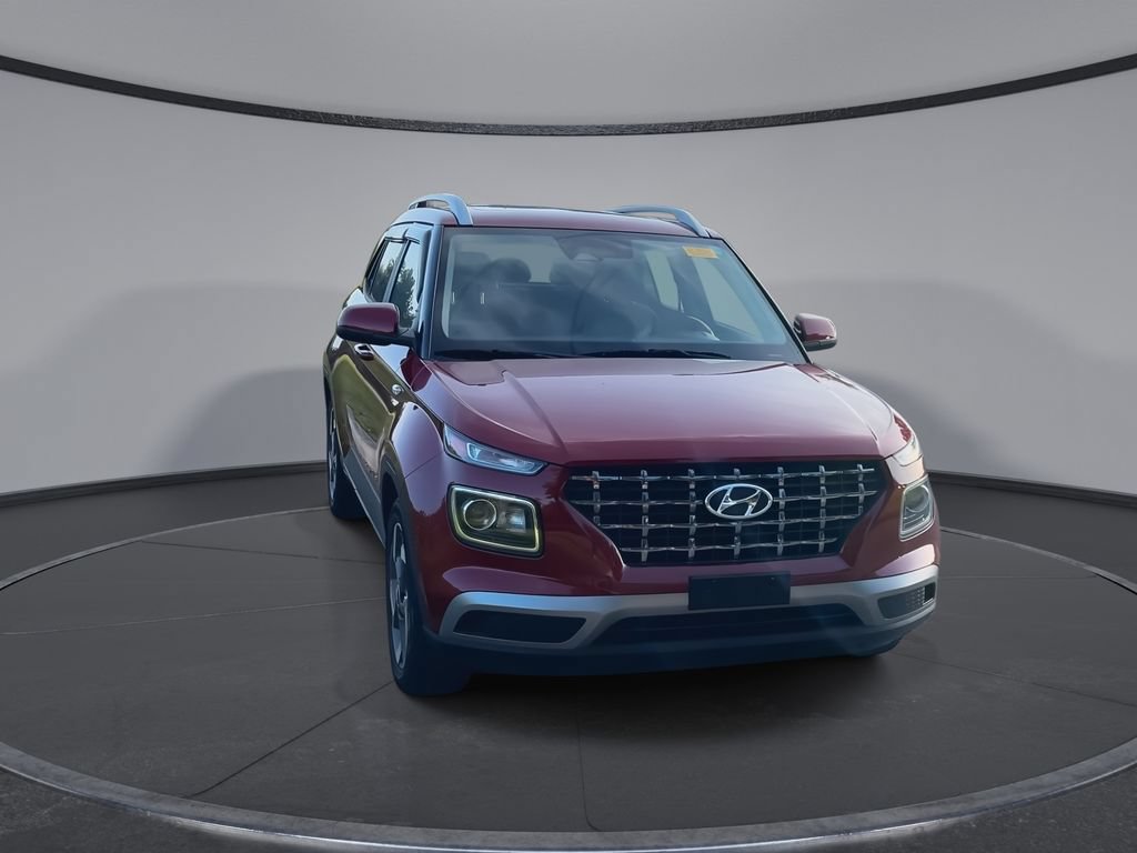 Used 2023 Hyundai Venue SEL FWD image 3