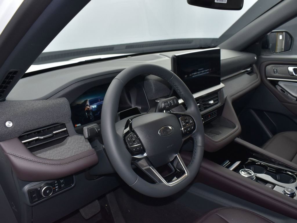 Used 2025 Ford Explorer Platinum w/ Ultimate Package image 8