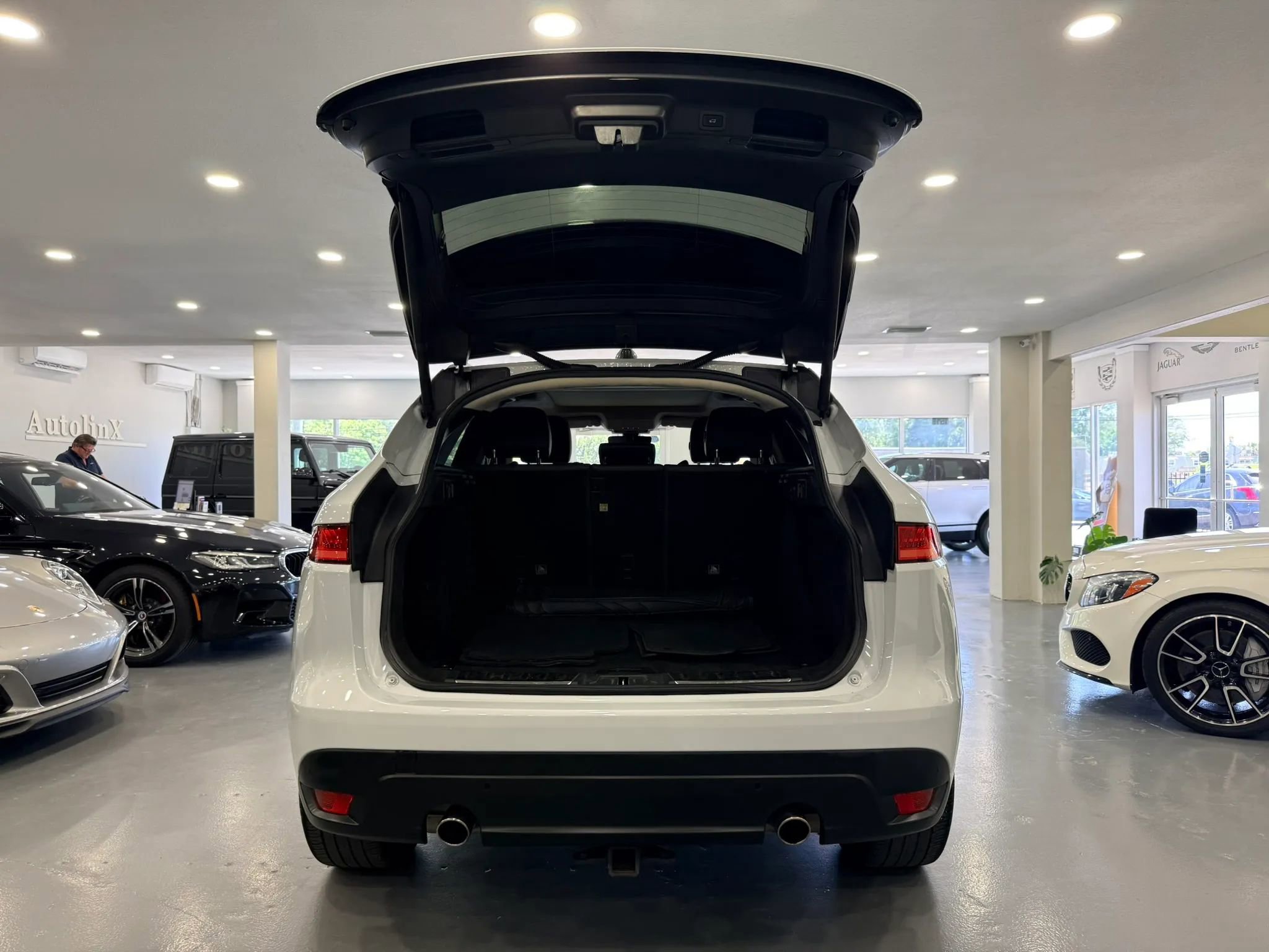 Used 2020 Jaguar F-PACE Checkered Flag AWD/4WD image 35