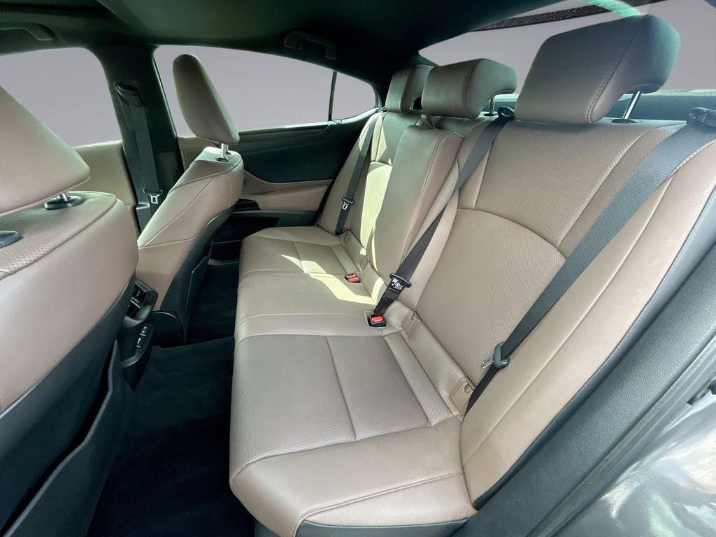Certified 2024 Lexus ES 300h w/ Premium Package FWD image 15