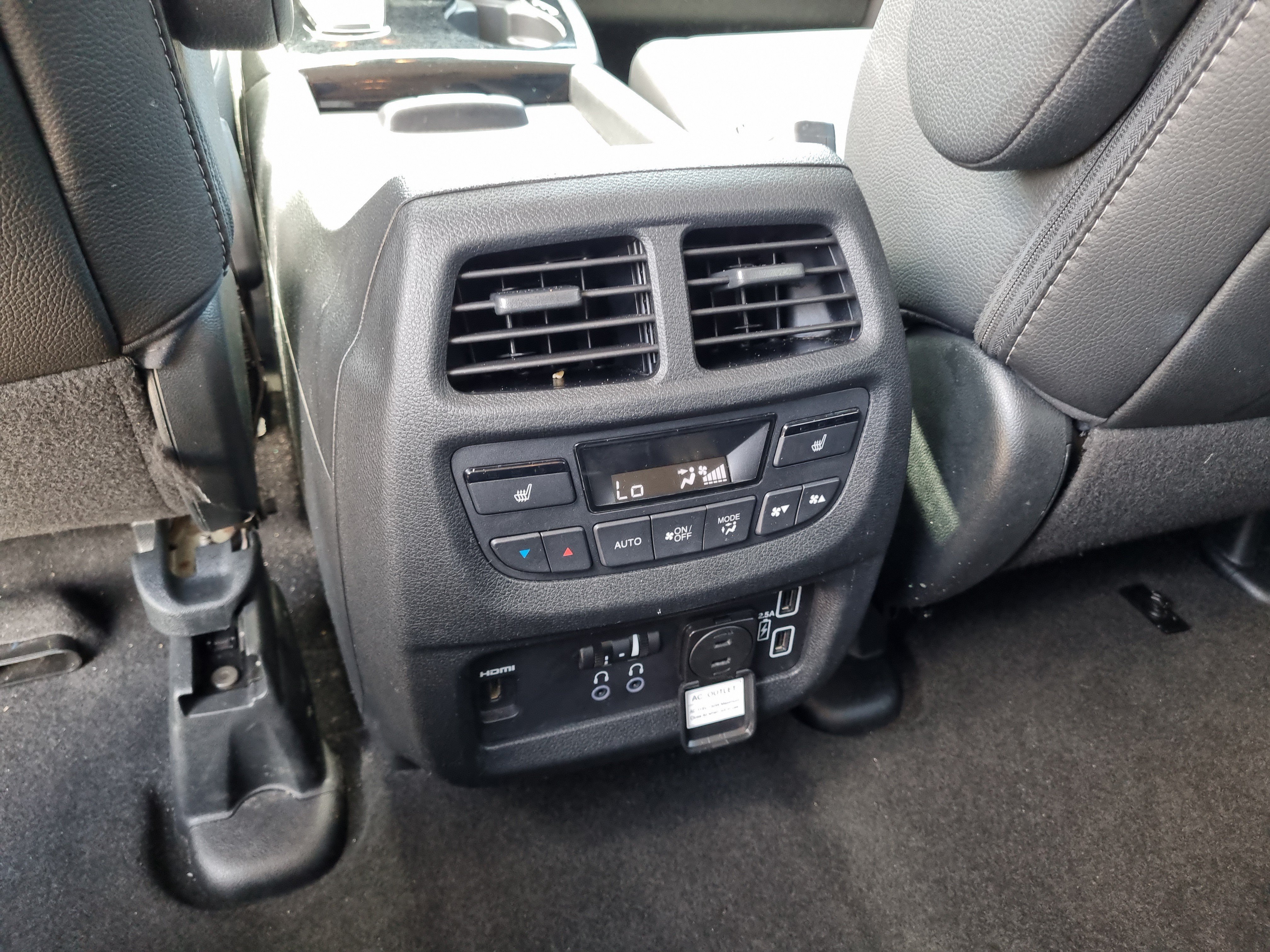 Used 2020 Honda Pilot Touring image 13