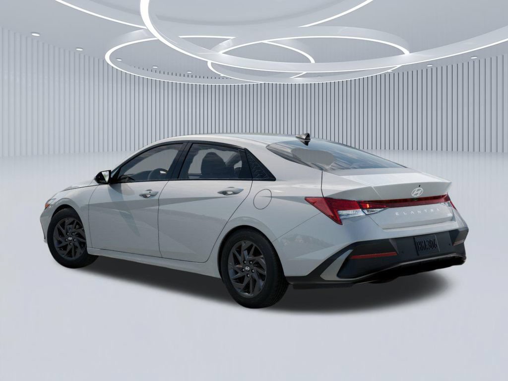 New 2026 Hyundai Elantra Hybrid FWD image 5