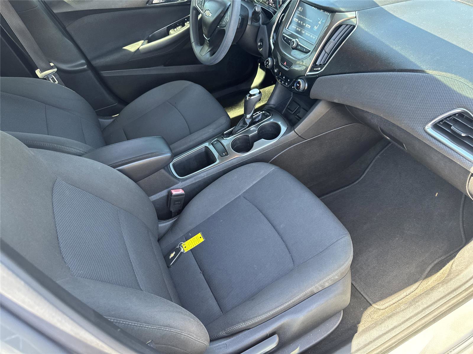 Used 2017 Chevrolet Cruze LT w/ Convenience Package FWD image 34