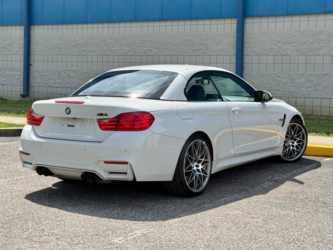 Used 2017 BMW M4 Convertible RWD image 5
