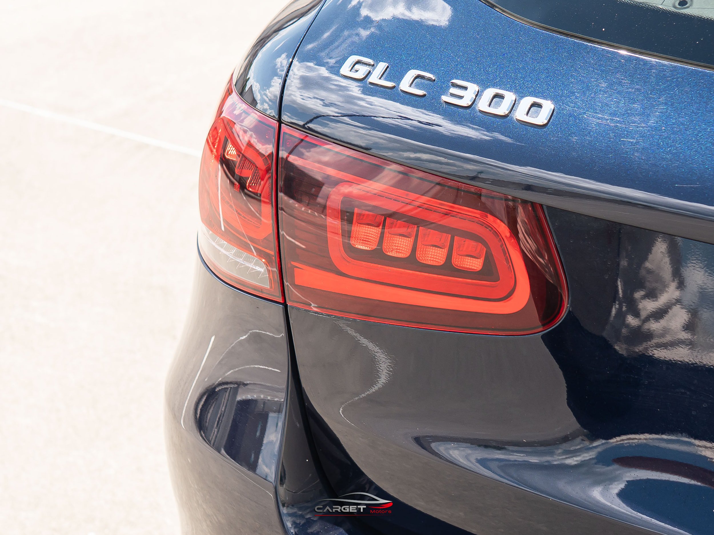Used 2021 Mercedes-Benz GLC 300 4MATIC w/ AMG Line image 43